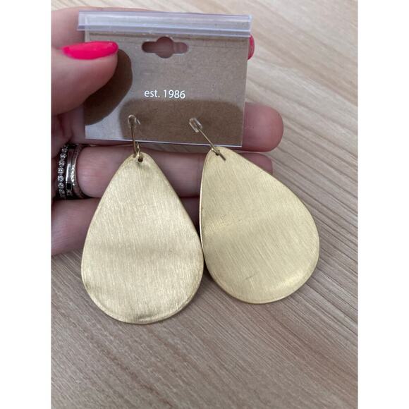 Light Pink Flower Embroidery Cuff Bracelet - Picture 2 of 3